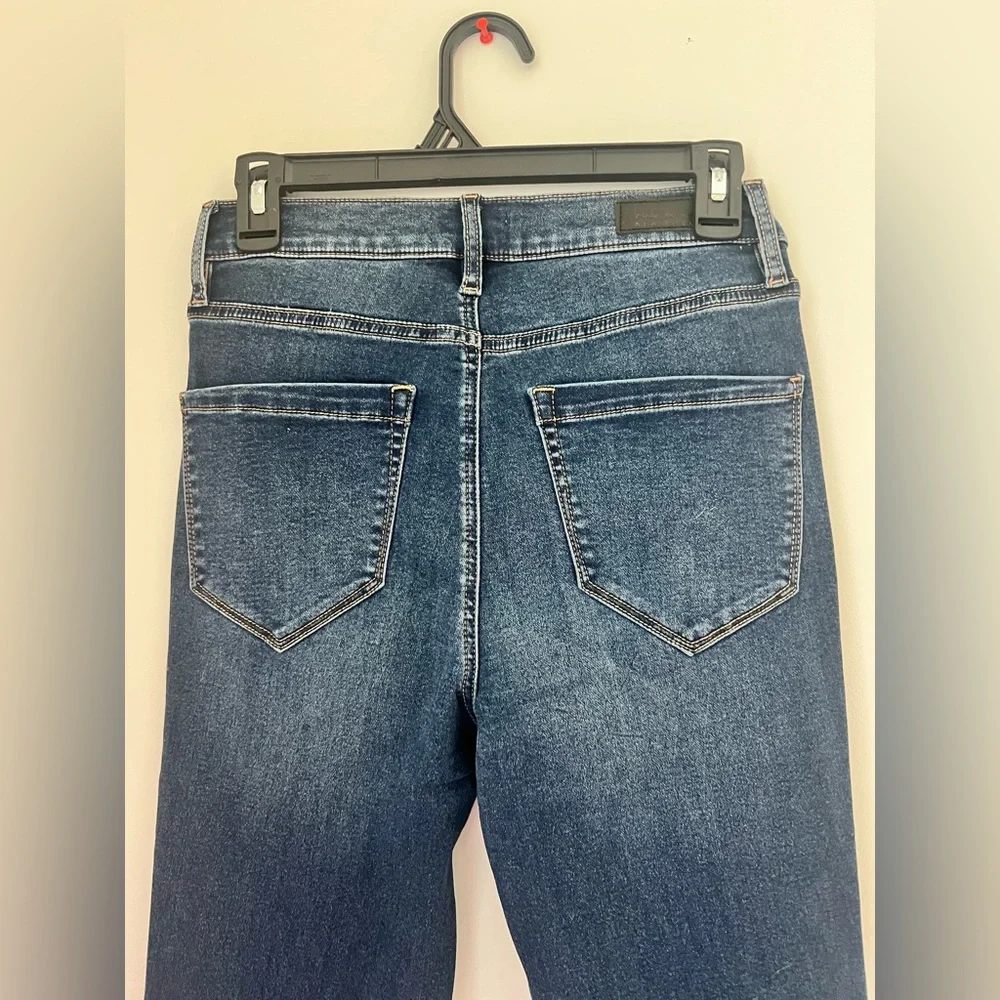 Sold - Picture 7 of 9